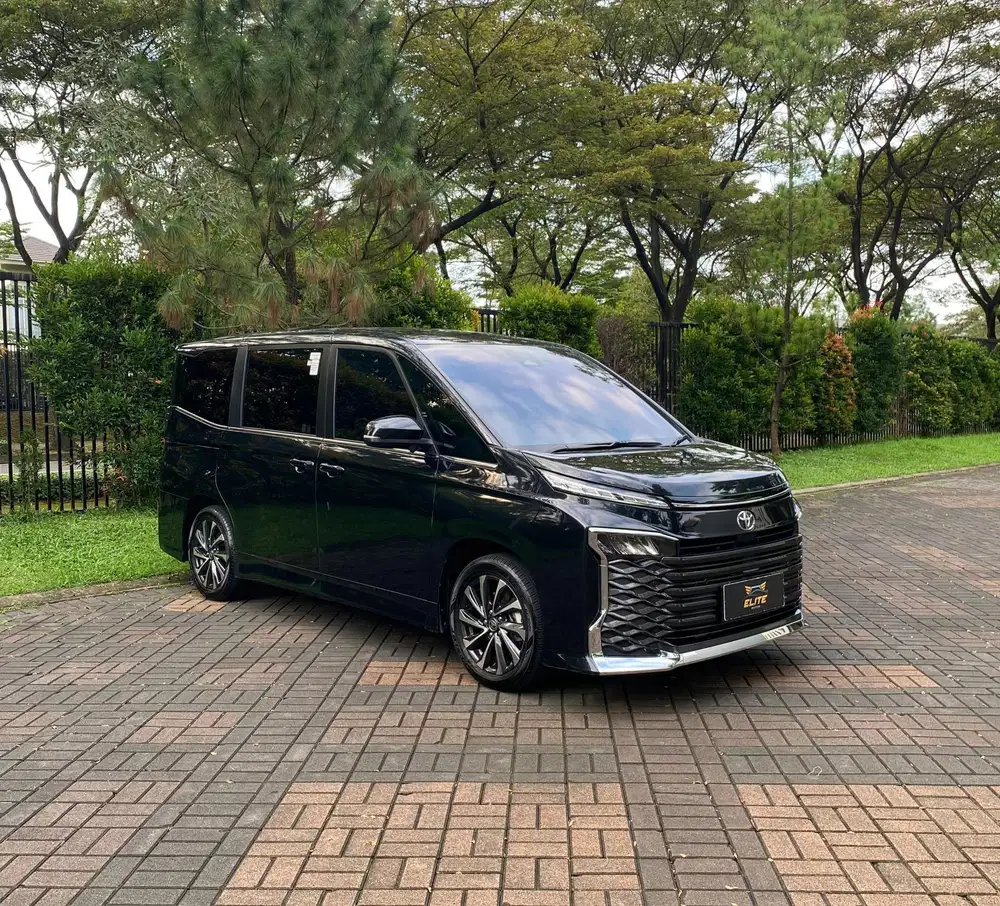Toyota Voxy 2.0 CVT TSS 2025
