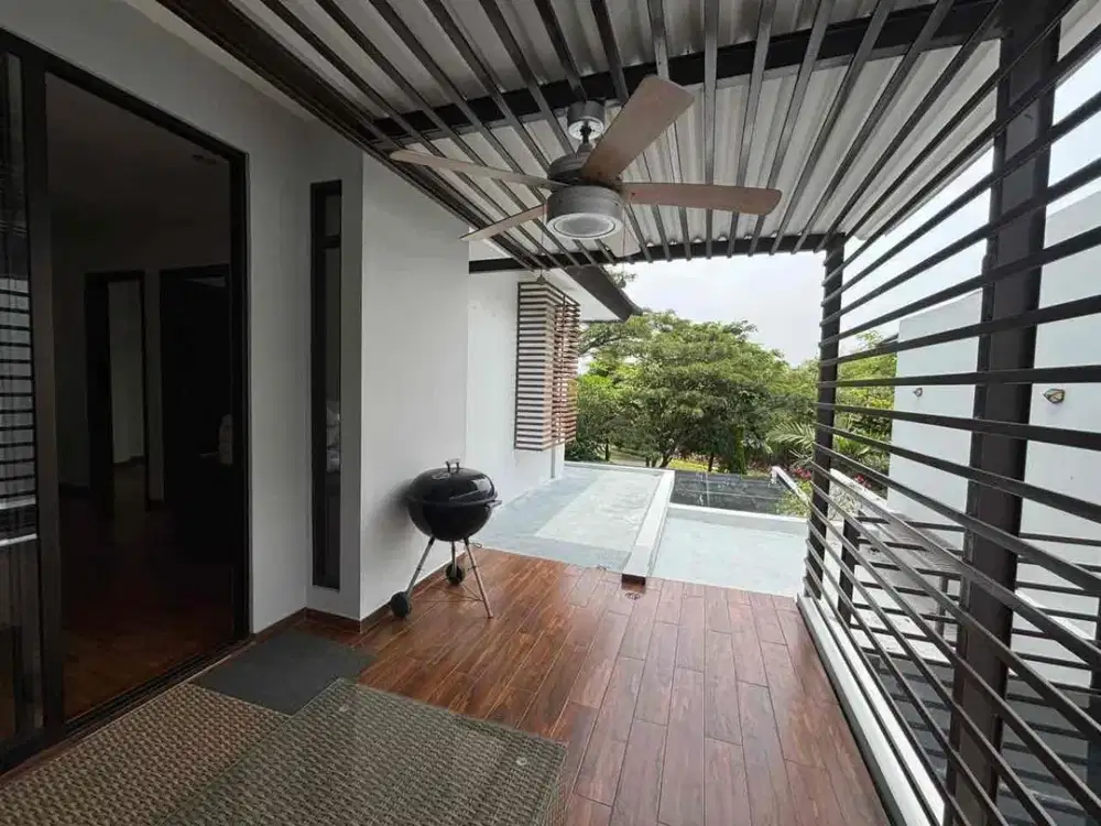 Disewakan rumah rapi bagus di cluster mewah signature siap huni di jakarta selatan