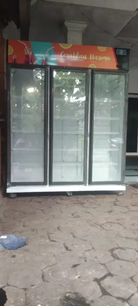 Jual showcase pendingin pintu 3