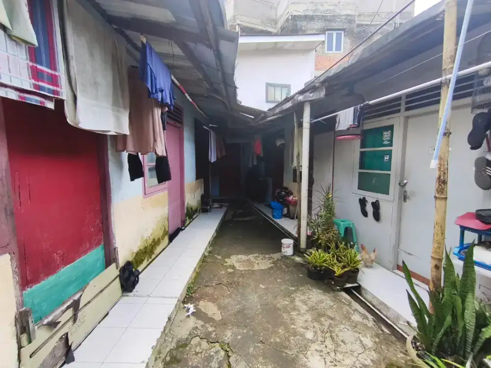 Dijual rumah usaha kos / kontrakan