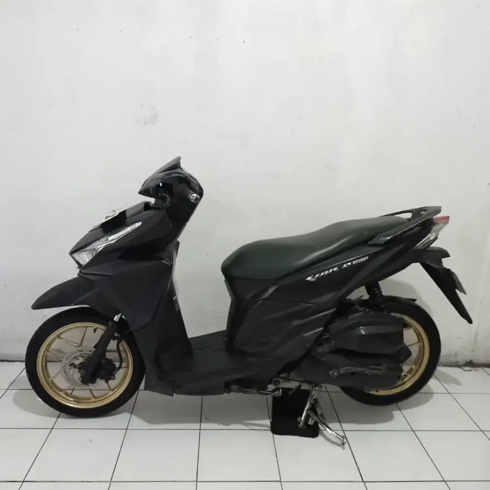 Honda Vario 150 LED OLD 2017 Orisinil Bagus lengkap