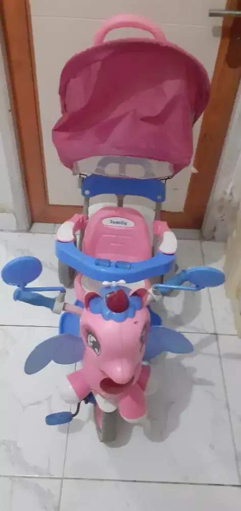 Sepeda Family roda tiga