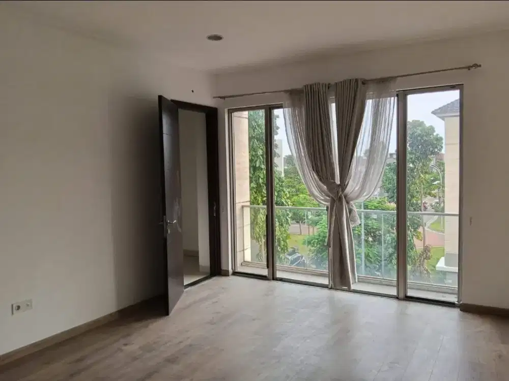 DIJUAL RUMAH BAGUS 3 LANTAI GOLF ISLAND PIK @PIK