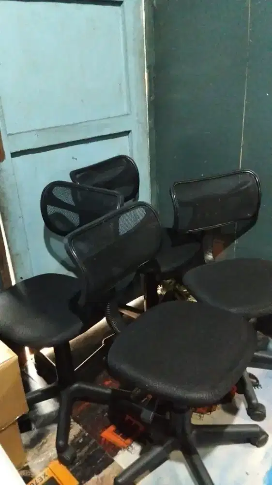 Kursi kantor Ready 4 pcs