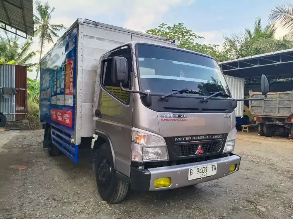 Mitsubishi Canter FE 73 box th 2008