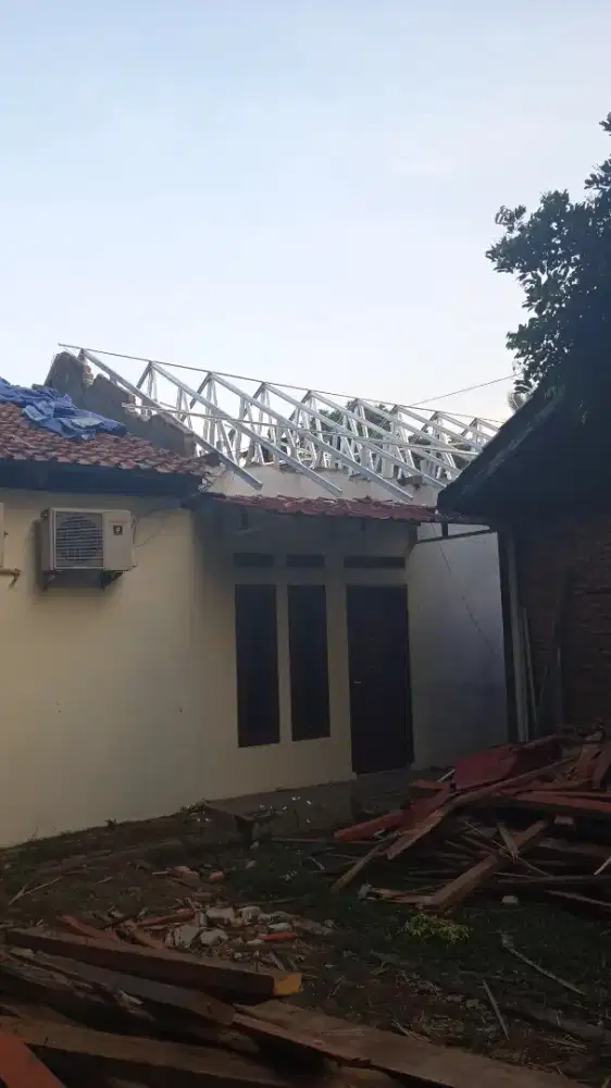 Tukang nya baja ringan