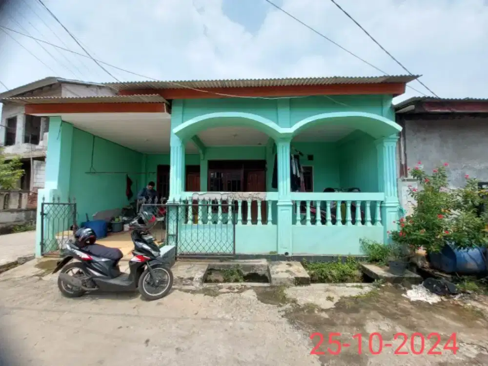 Dijual rumah hoek