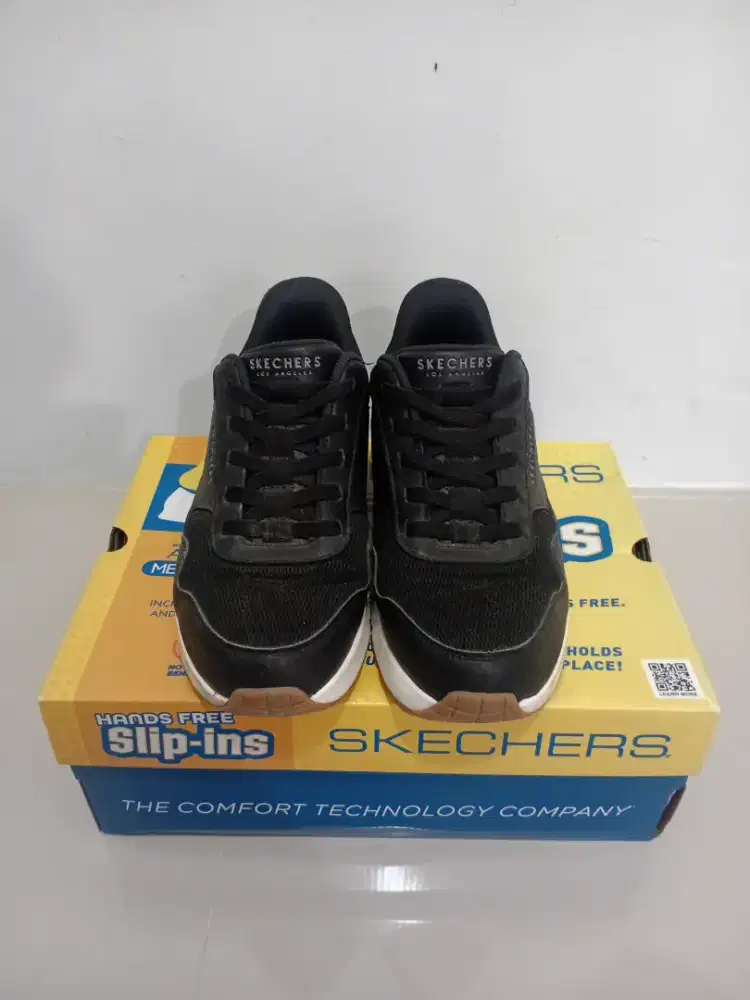 Sepatu sneakers skechers