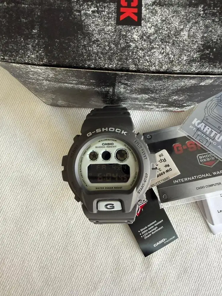 Casio G-shock DW 6900HD - 8DR