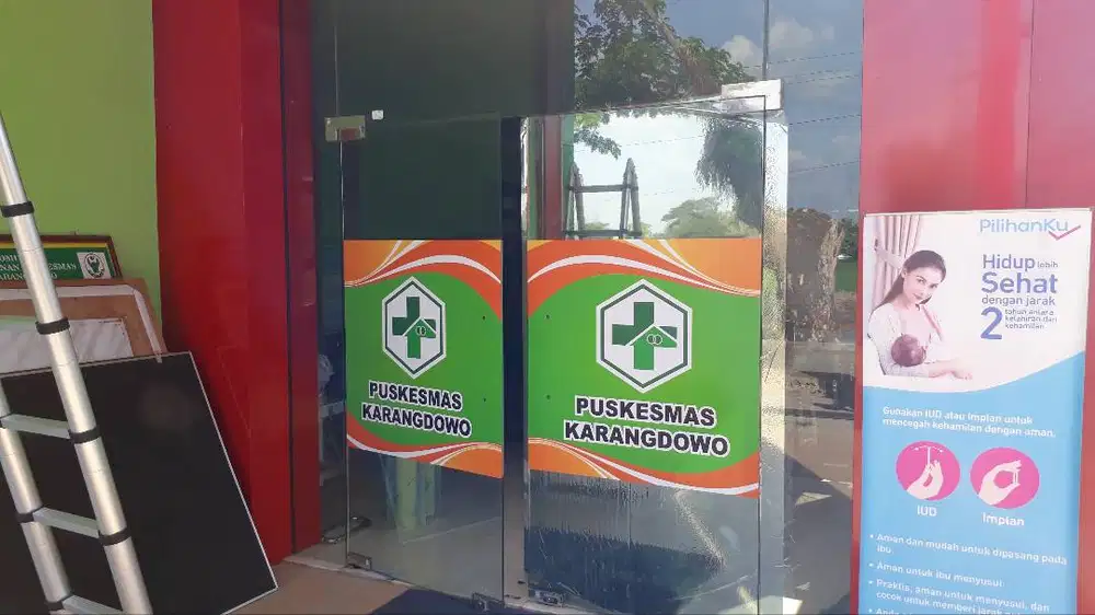 Sticker oneway stiker logo tulisan puskesmas, klinik & rumah sakit