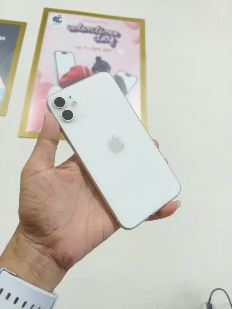 Iphone 11 64gb garansi ibox No minus