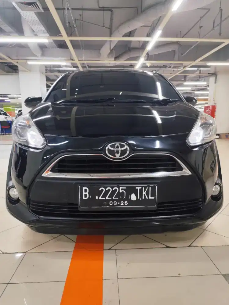 Toyota  Sienta 2016 V At siap pakai