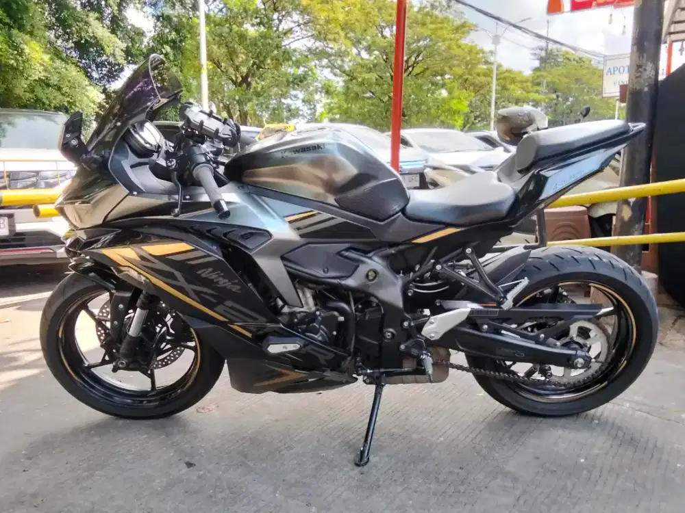 Kawasaki ZX25R ABS SE Quick shifter 2022