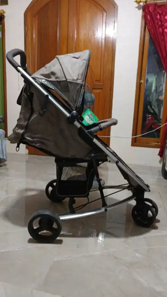 Stroller bayi roda tiga