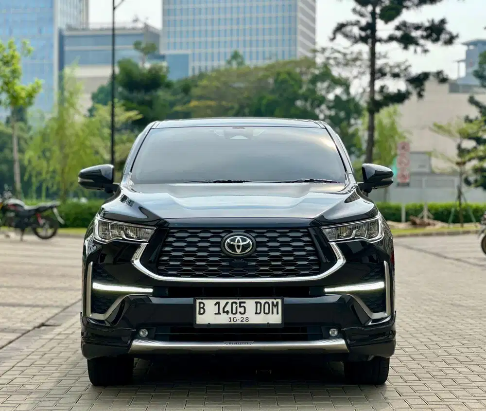TOYOTA INNOVA ZENIX 2.0 Q HYBRID MODELISTA AT 2023 HITAM