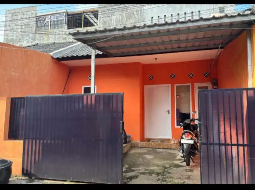 Mengontrakan Rumah /Tahun