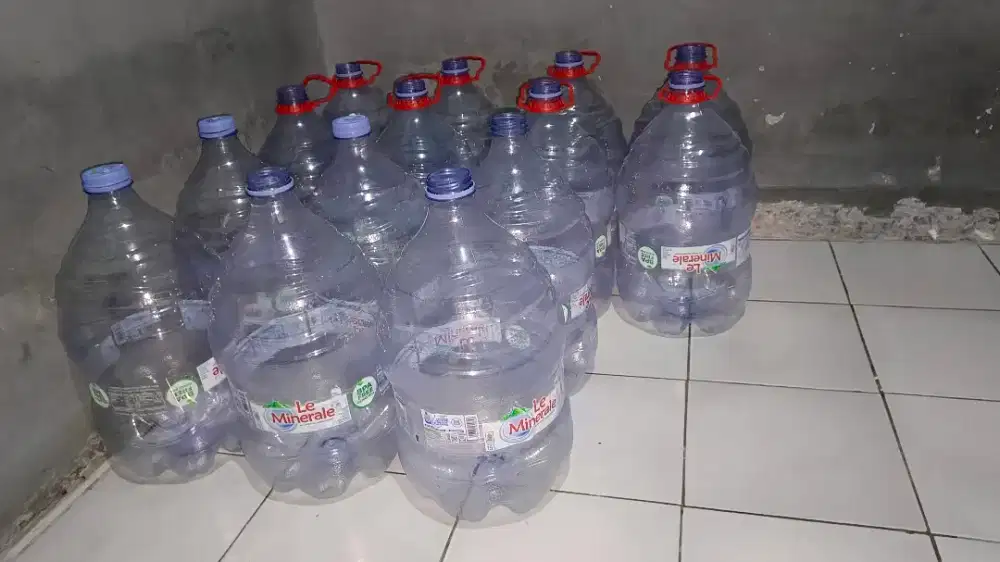 Galon Bekas untuk ternak lele, atau pot tanaman, juga pet cargo