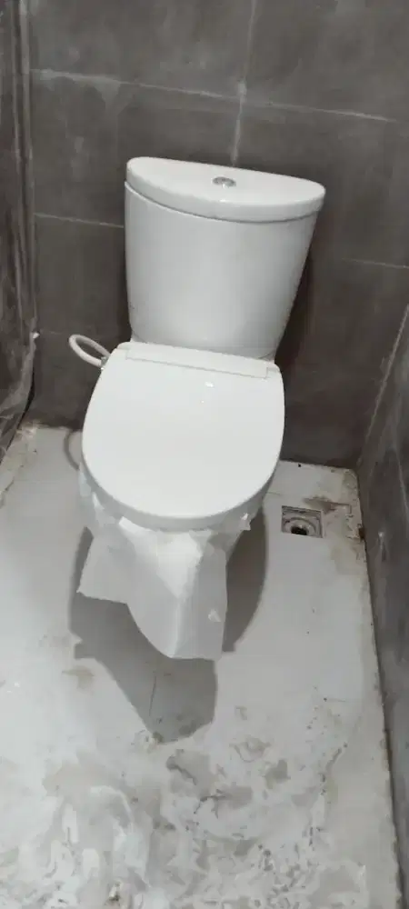 Jasa pemasangan kloset duduk