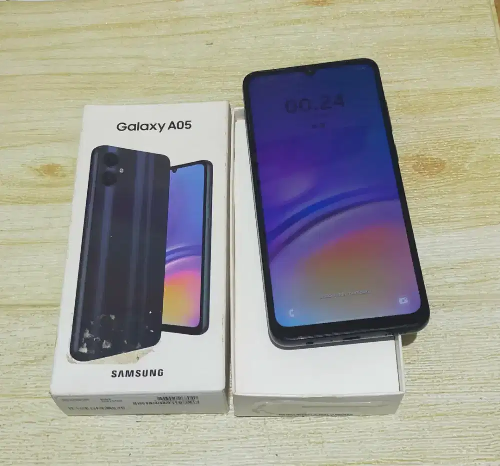 Samsung galaxy A05 4G 4/64 fullset segel mulus 95% siap pakai