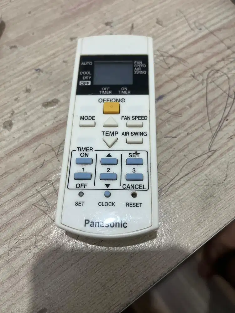 Remote AC bekas