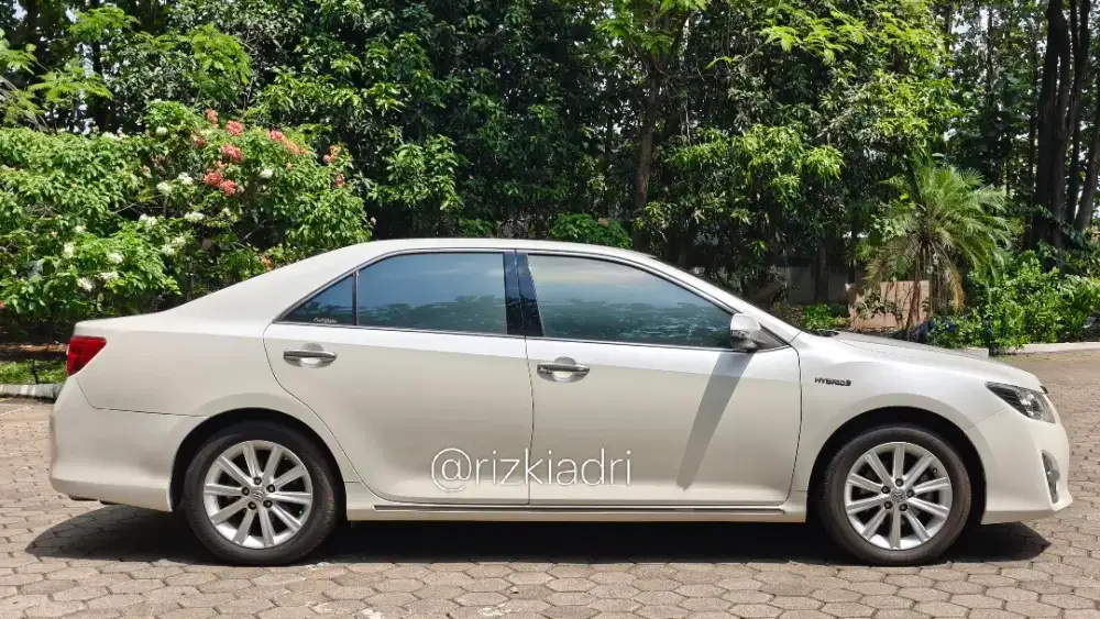 Toyota Camry Hybrid 2012 istimewa