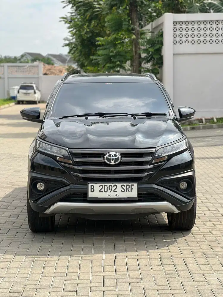 TOYOTA RUSH 1.5 G AT 2020 HITAM