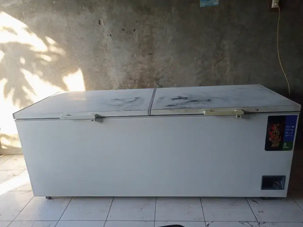 Prezer Box pembeku kapasitas 1200 Liter Merk RSA