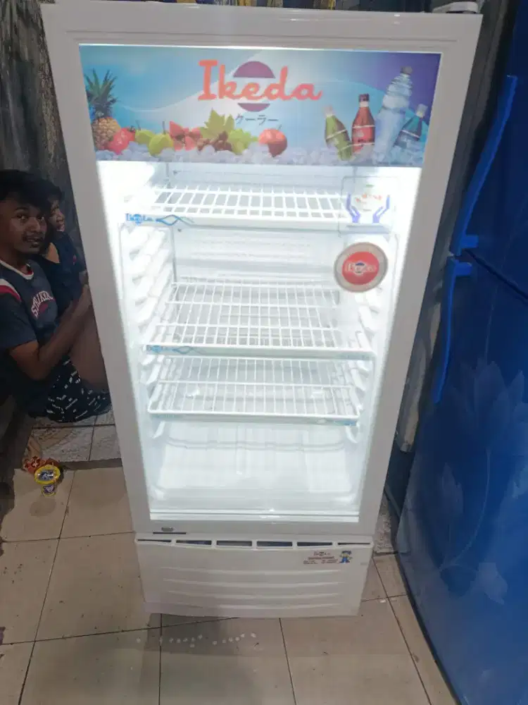 Showcase merek IKEDA 3 RAK