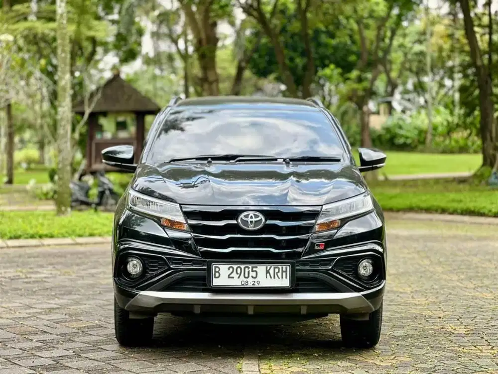 TOYOTA RUSH 1.5 GR SPORT AT 2024 HITAM