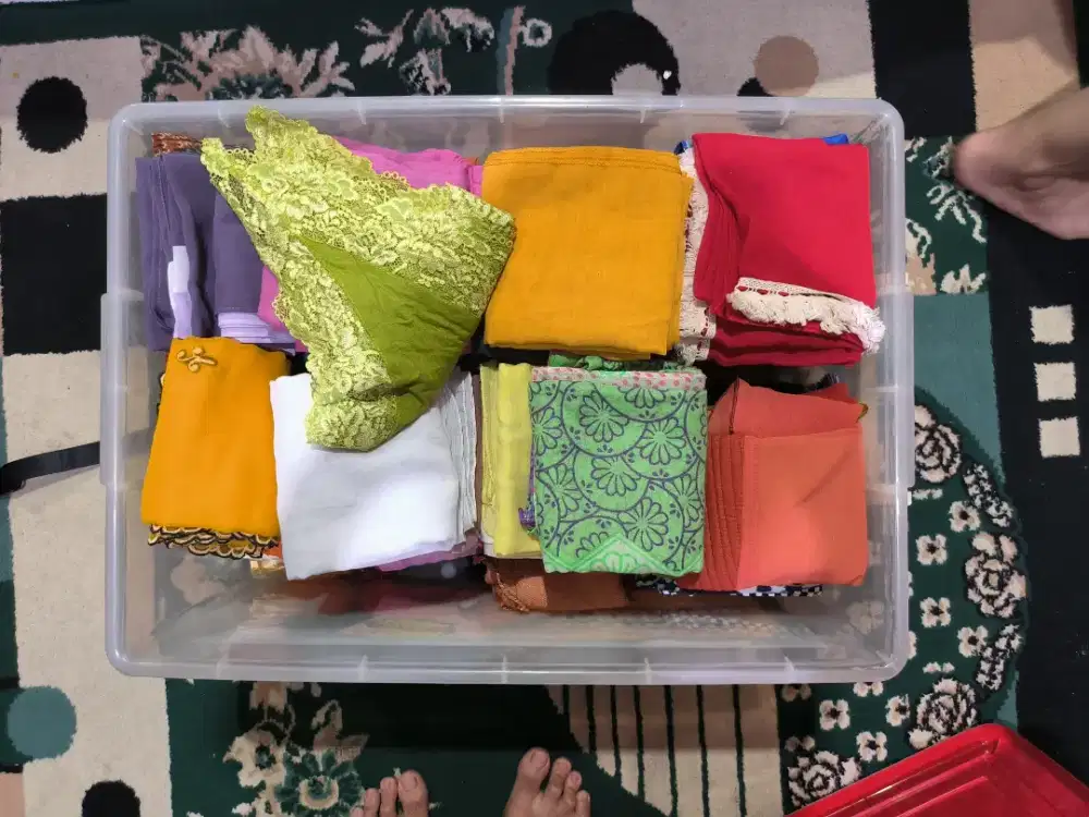 Kerudung satu kontainer