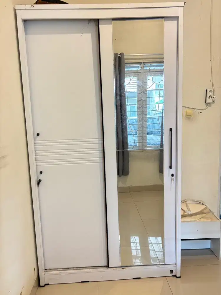 Lemari baju 2 pintu sliding