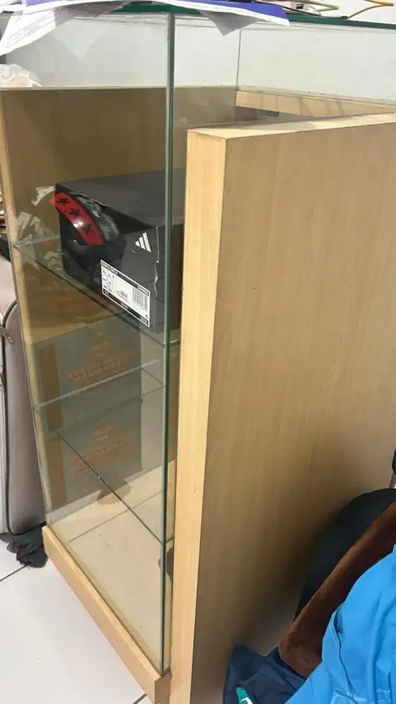 Rak etalase serba guna