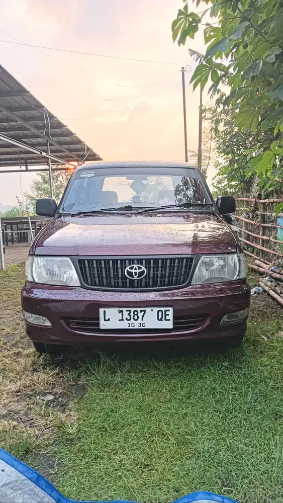 Toyota kijang kapsul