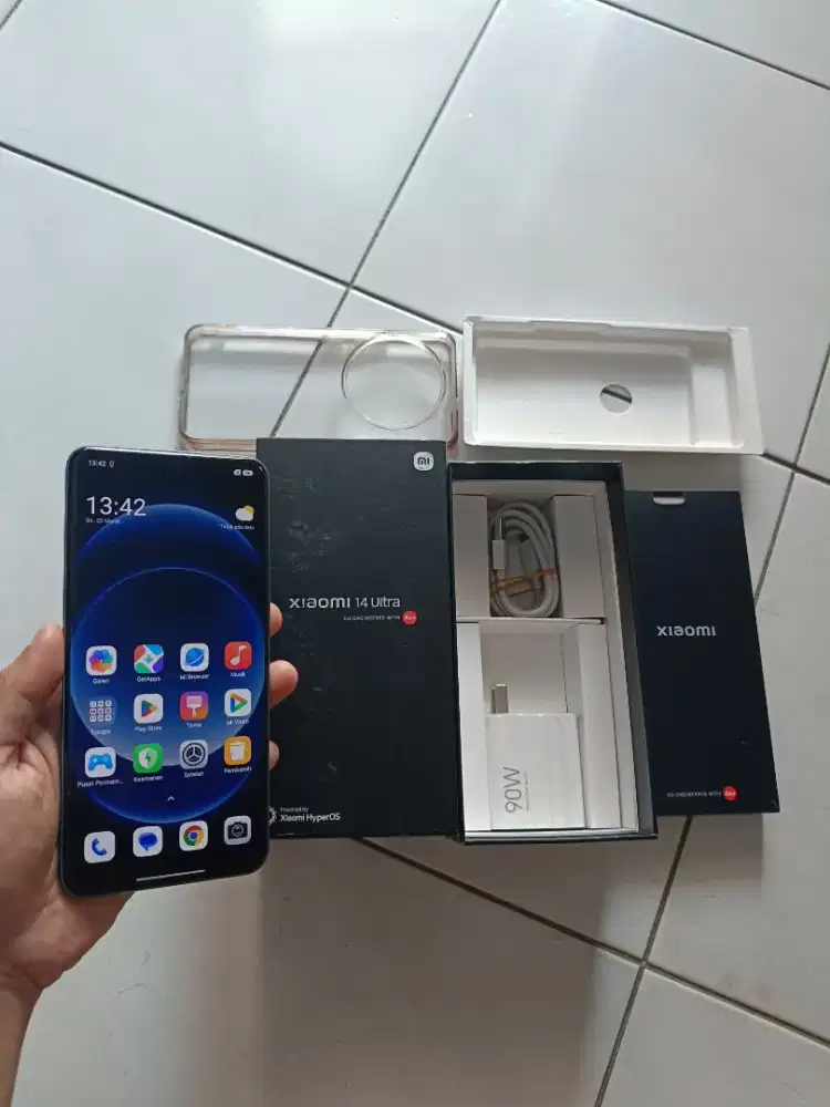 Xiaomi 14 Ultra 5G Ram 16/512 GB Fullset Like New Mulus Resmi Beacukai