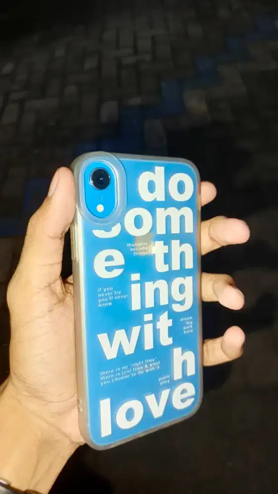 iPhone XR 64 GB biru