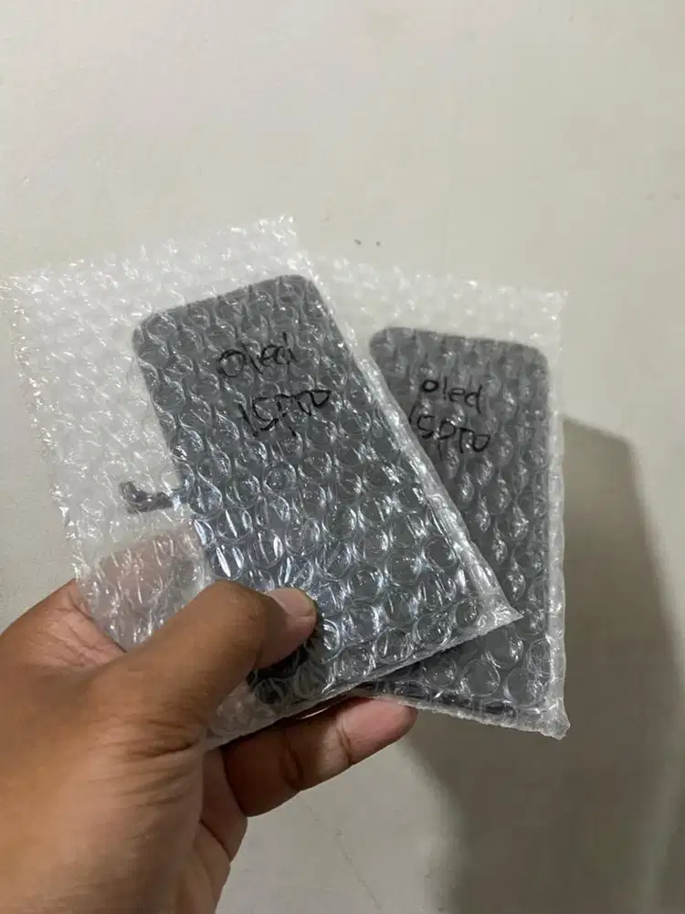 LCD touchscreen iphone 15 pro