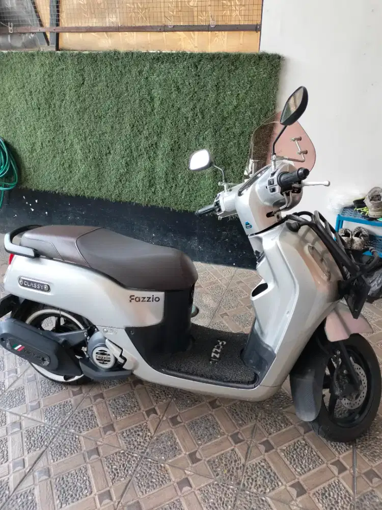 Yamaha Fazzio Silver