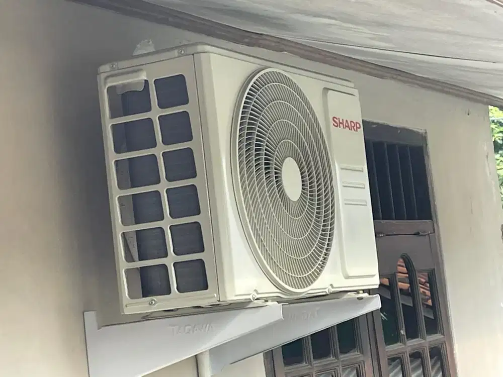 JUAL Ac Sharp 1 PK AH-A9ZCY Mulus no minus !