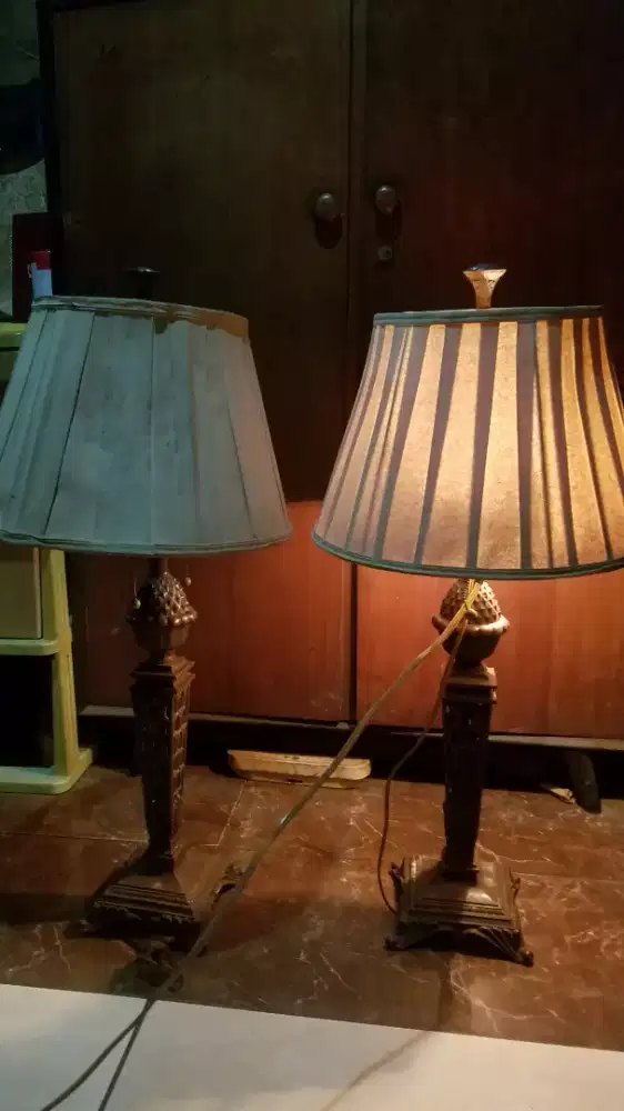 Barang antik lampu tidur DA VINCI