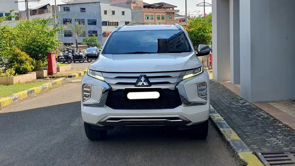 Km26rb mitsubishi pajero sport dakar 2023 pakai 2024 sunroof putih