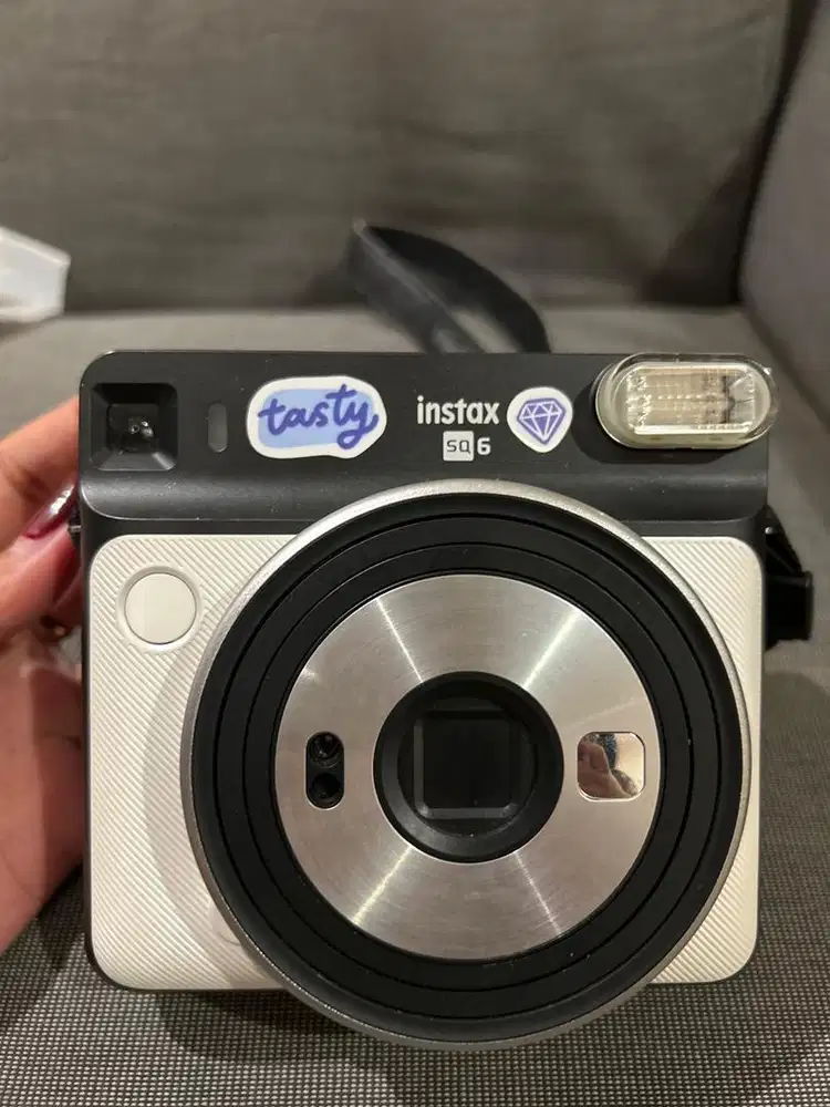 Fujifilm SQ-6 / Polaroid Camera