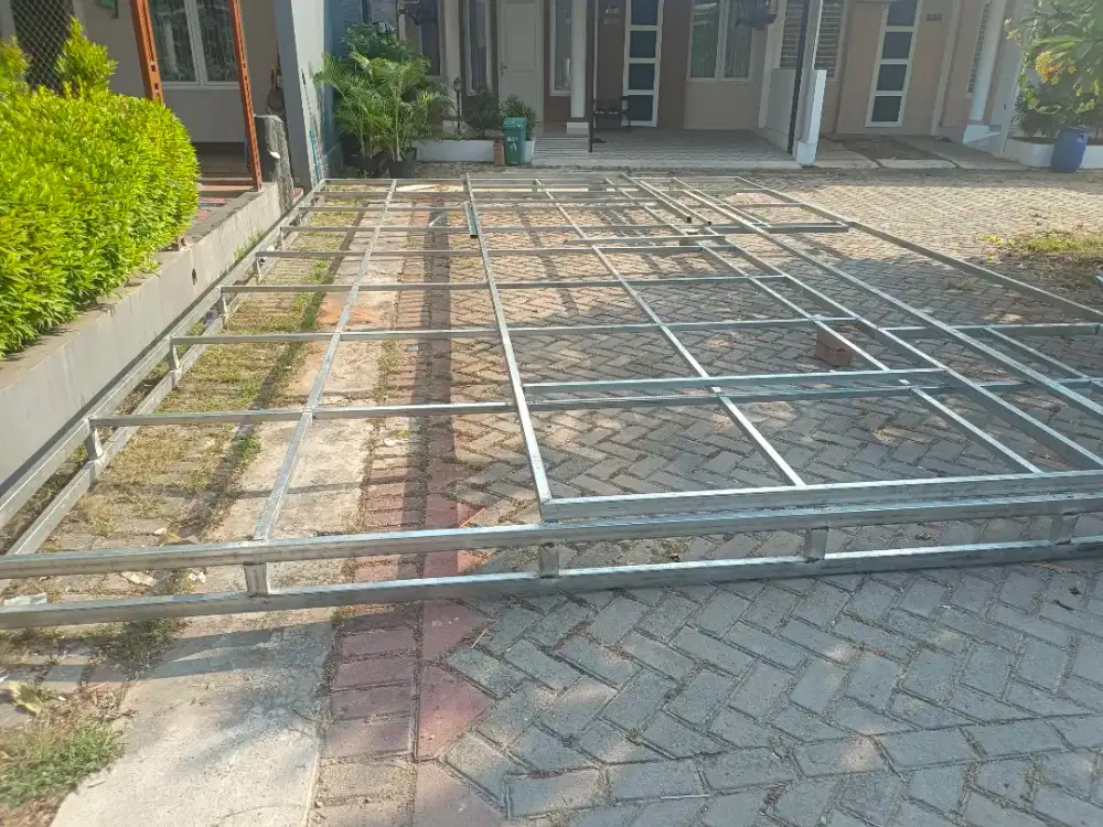 Kanopi alderon rangka besi