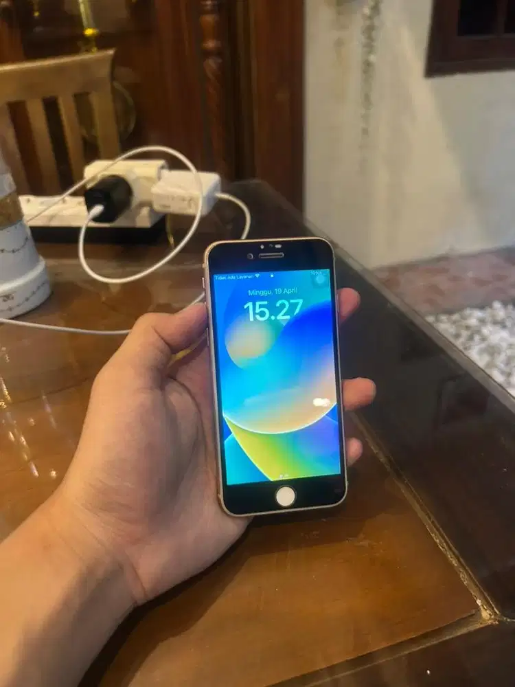 Iphone 8 64 gb Inter sinyal aman (sudah pakai 5 tahun)