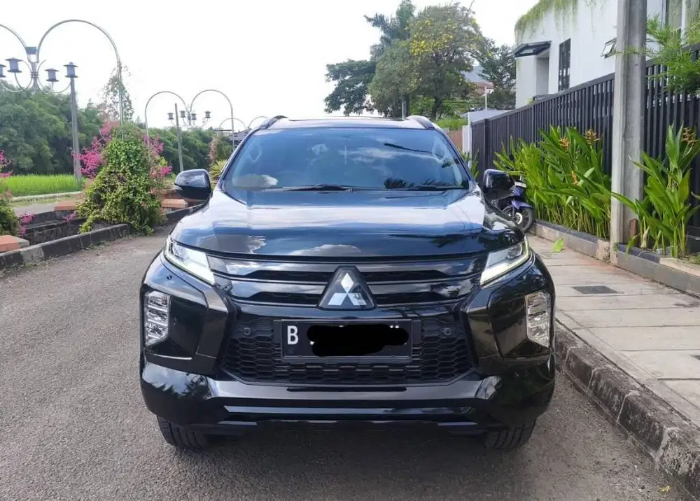Mitsubishi Pajero Sport Dakar New Model Facelift 2022 2023 Hitam AT