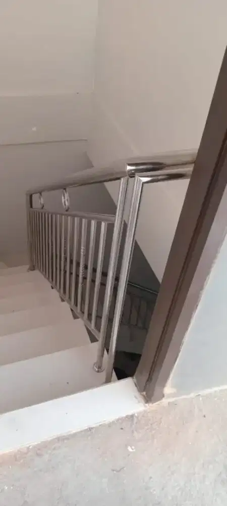 Relling balkon stenlis kaca tempered