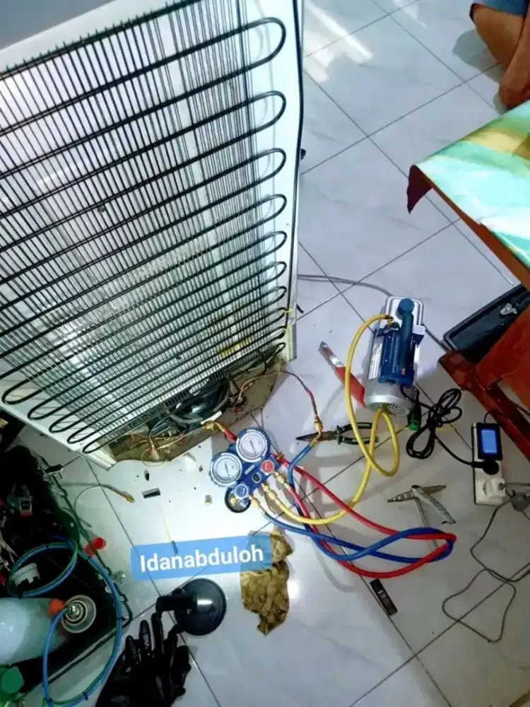 SERVICE KULKAS DAN FREZER