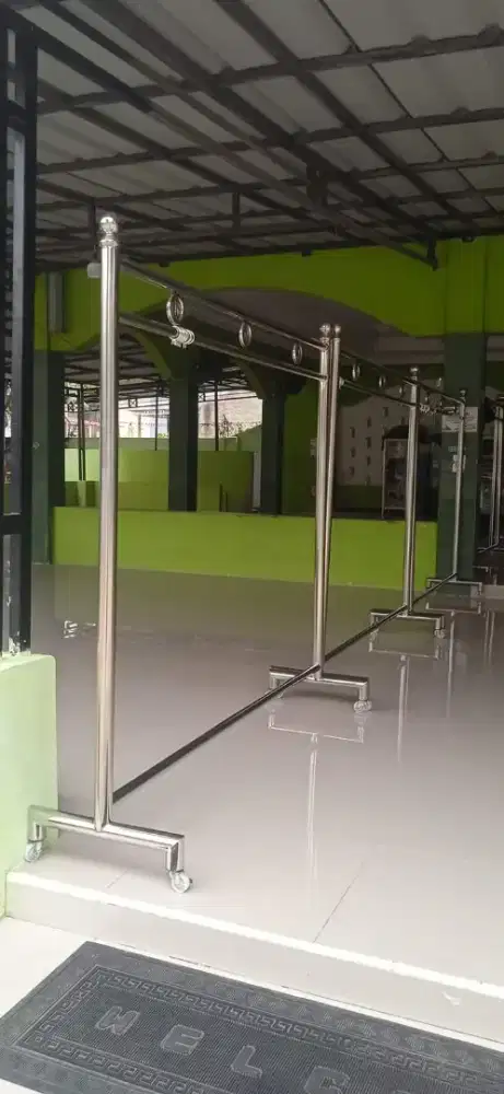 Pembatas sholat masjid