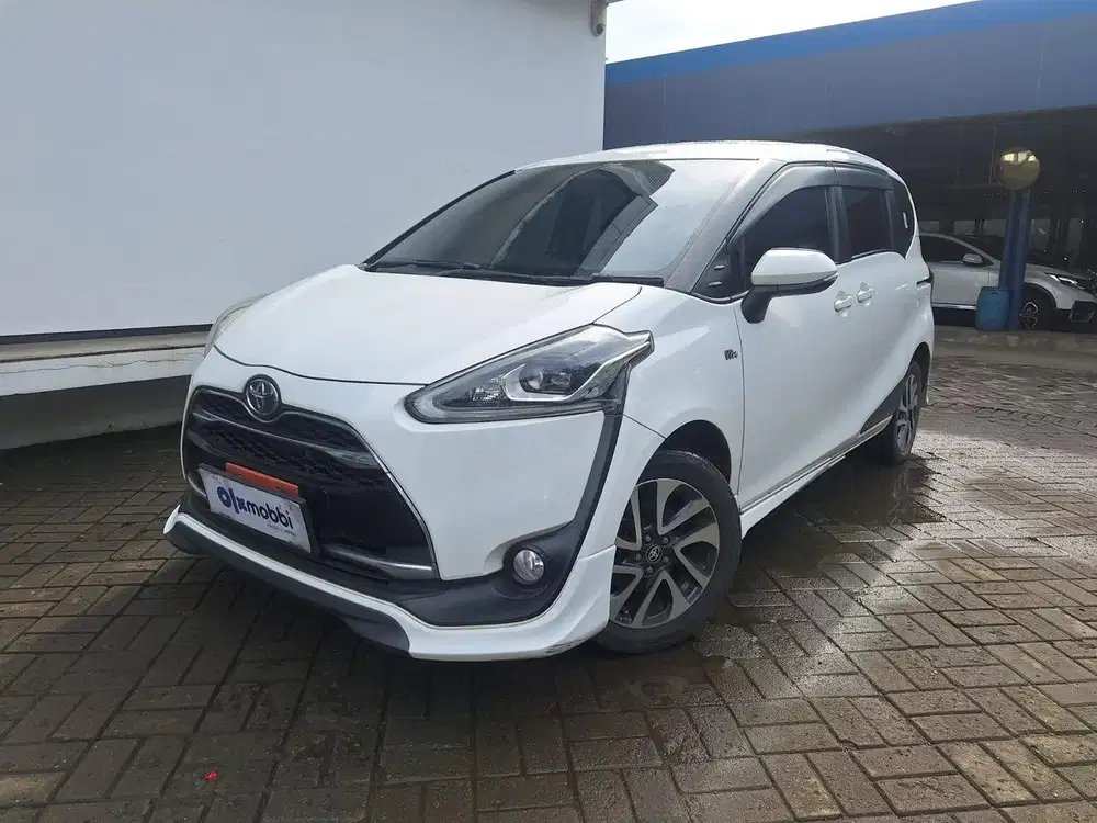 KM Low Nego Harga Murah Toyota Sienta 2017 UFA
