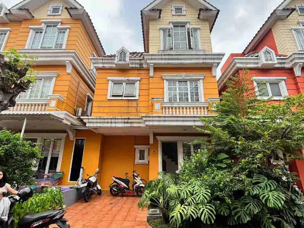 Super Murah Rumah 3 Lantai Lokasi Super Strategis
