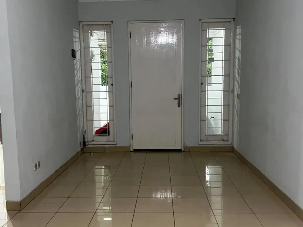 Hunian Nyaman dengan 2 Lantai di Perumahan Metlend, Jakarta Timur (011)